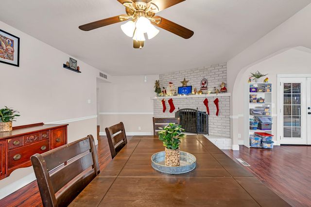 2893 Helm Avenue, Clovis, CA 93612