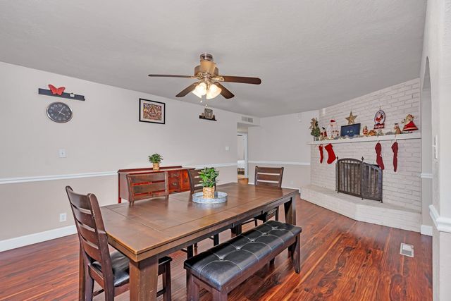 2893 Helm Avenue, Clovis, CA 93612