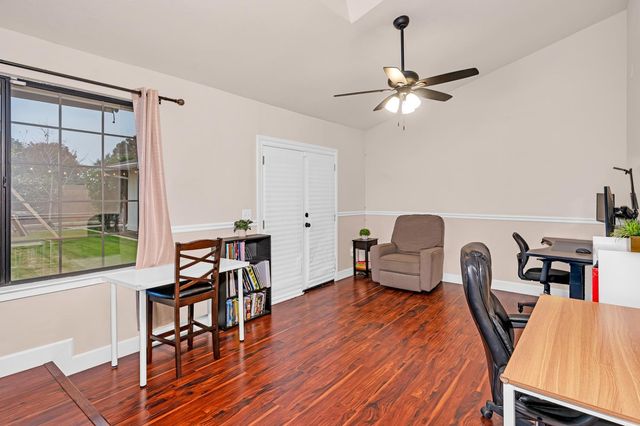 2893 Helm Avenue, Clovis, CA 93612