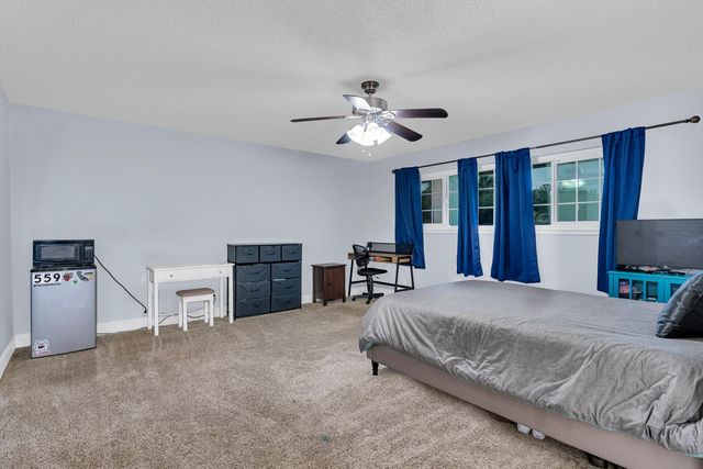 2893 Helm Avenue, Clovis, CA 93612