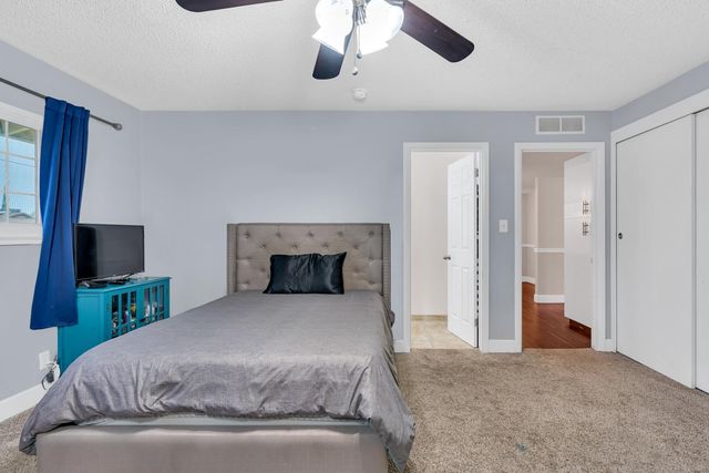 2893 Helm Avenue, Clovis, CA 93612