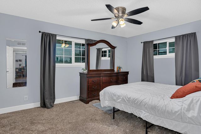 2893 Helm Avenue, Clovis, CA 93612