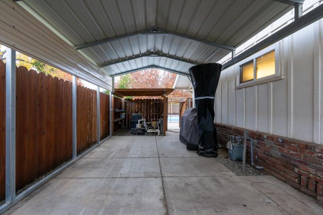 2893 Helm Avenue, Clovis, CA 93612