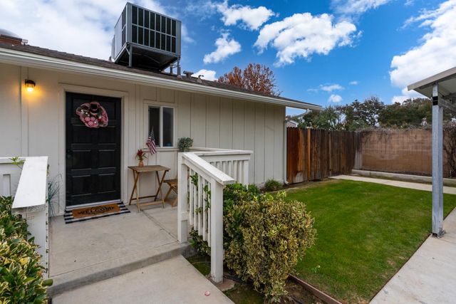 2893 Helm Avenue, Clovis, CA 93612