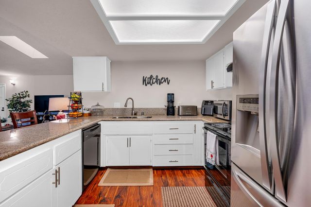 2893 Helm Avenue, Clovis, CA 93612