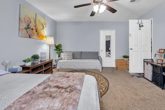 2893 Helm Avenue, Clovis, CA 93612