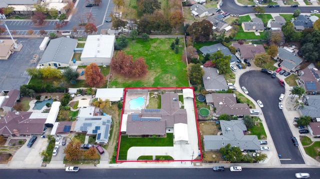 2893 Helm Avenue, Clovis, CA 93612