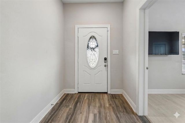 2920 W IVY STREET, Tampa, FL 33607