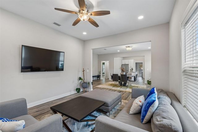 2920 W IVY STREET, Tampa, FL 33607