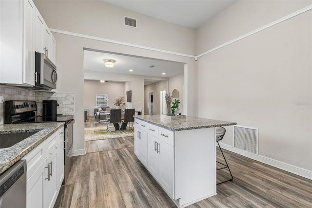 2920 W IVY STREET, Tampa, FL 33607