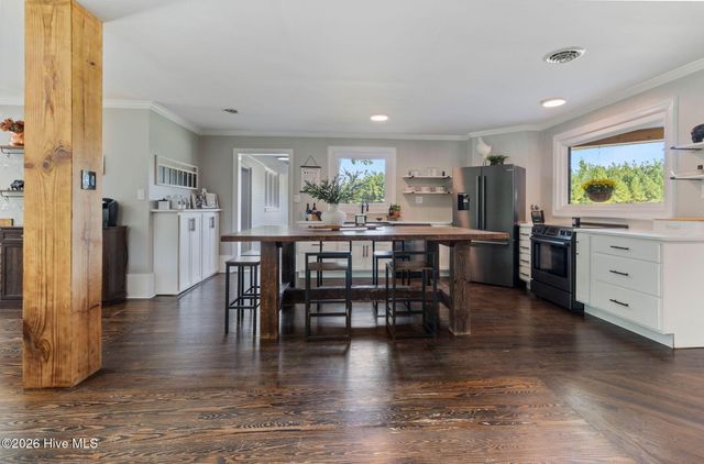 820 Saint Pauls Drive, Raeford, NC 28376