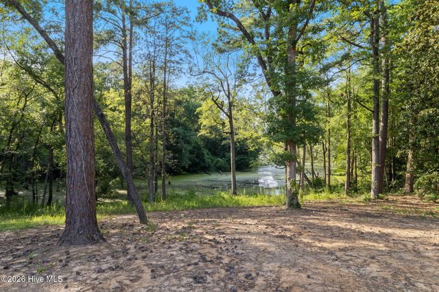 820 Saint Pauls Drive, Raeford, NC 28376
