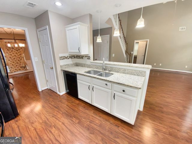 153 Wallnut Hall Circle, Woodstock, GA 30189