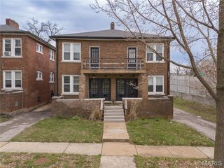 1282 Hawthorne Place, Richmond Heights, MO 63117