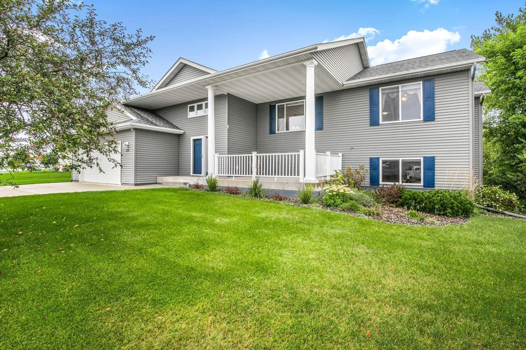 3154 Orchard Avenue NE, Sauk Rapids, MN 56379