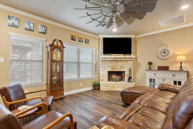 358 Violet Drive, Robinson, TX 76706