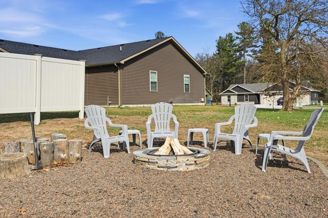 414 17th Street SE, Demotte, IN 46310