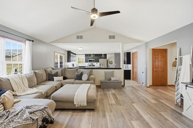 414 17th Street SE, Demotte, IN 46310