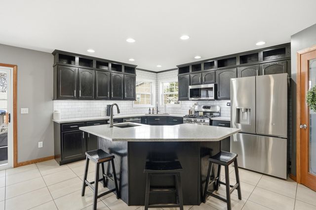 414 17th Street SE, Demotte, IN 46310