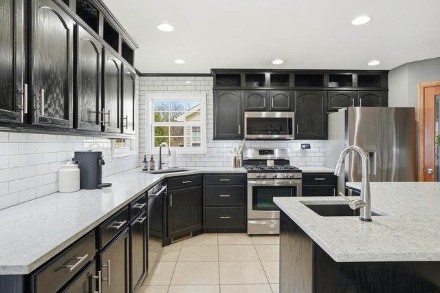 414 17th Street SE, Demotte, IN 46310