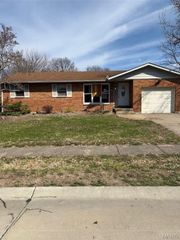 2905 Yale Drive, Granite City, IL 62040