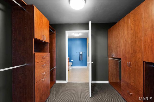 4909 Laclede Avenue 905, St Louis, MO 63108