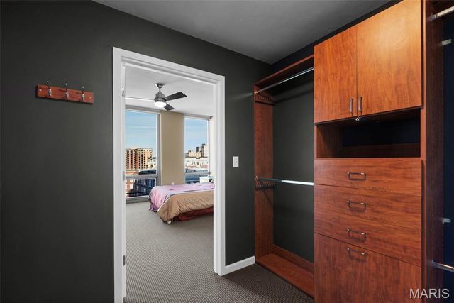 4909 Laclede Avenue 905, St Louis, MO 63108