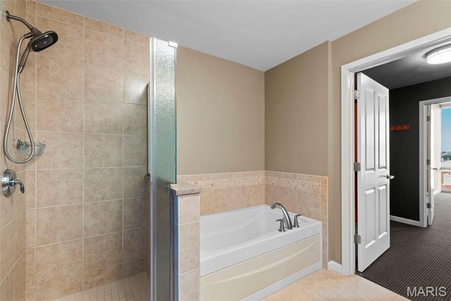 4909 Laclede Avenue 905, St Louis, MO 63108