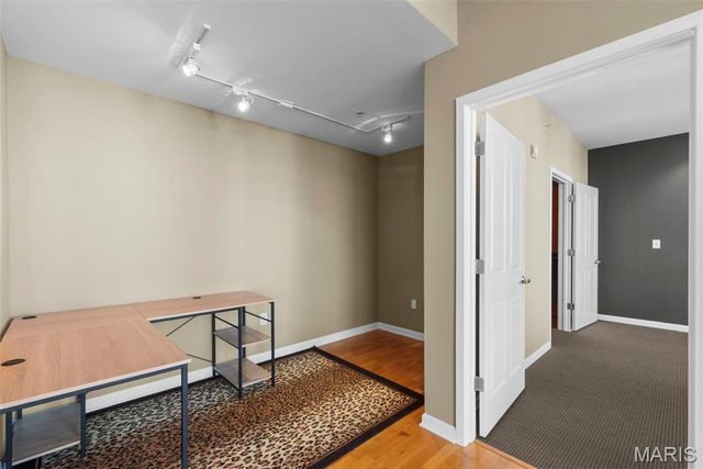 4909 Laclede Avenue 905, St Louis, MO 63108