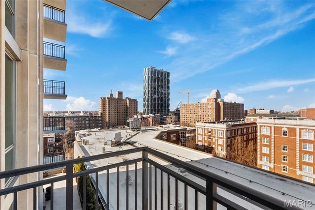 4909 Laclede Avenue 905, St Louis, MO 63108