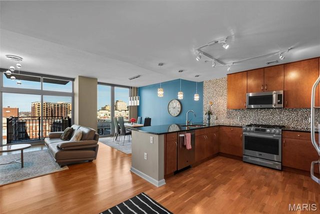 4909 Laclede Avenue 905, St Louis, MO 63108