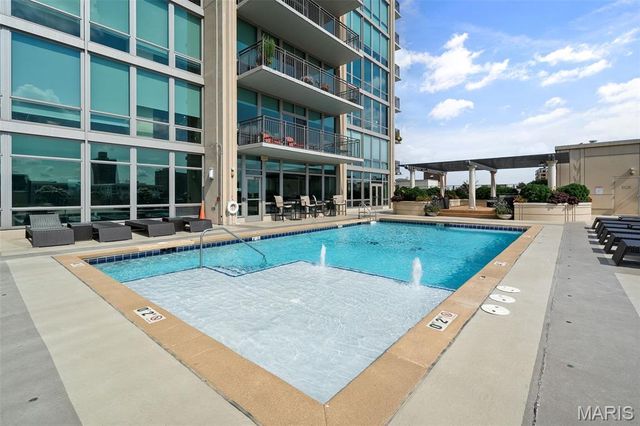 4909 Laclede Avenue 905, St Louis, MO 63108