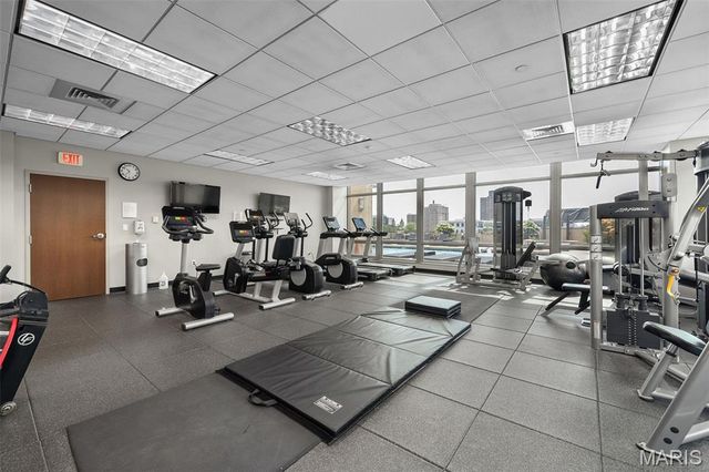 4909 Laclede Avenue 905, St Louis, MO 63108