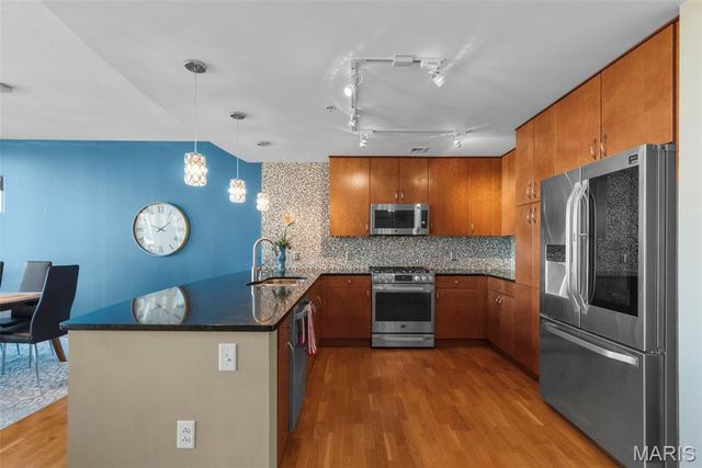 4909 Laclede Avenue 905, St Louis, MO 63108