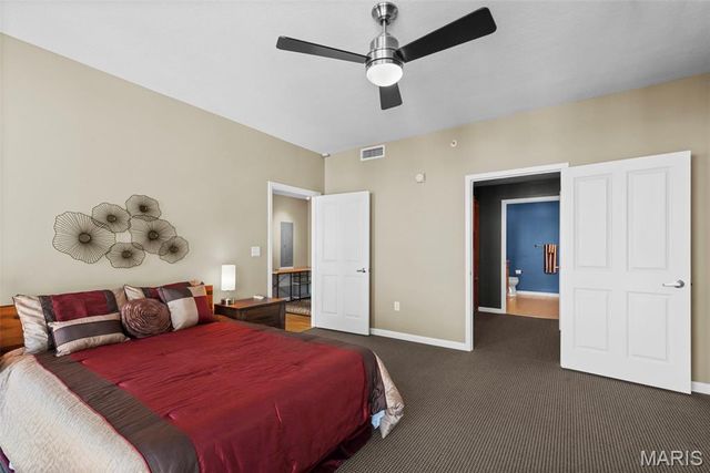 4909 Laclede Avenue 905, St Louis, MO 63108