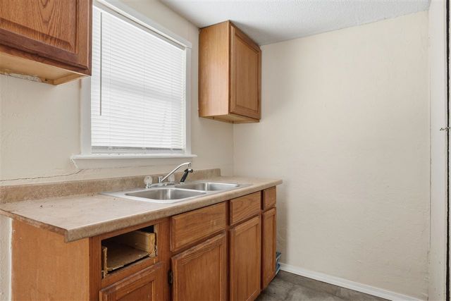 1901 SW Jefferson Ave, Lawton, OK 73501