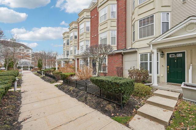 10 BRIDGE Lane, Haverstraw, NY 10927