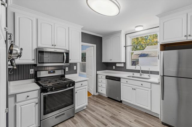 2301 Xerxes Avenue N, Golden Valley, MN 55422