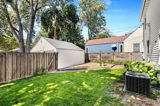 2301 Xerxes Avenue N, Golden Valley, MN 55422
