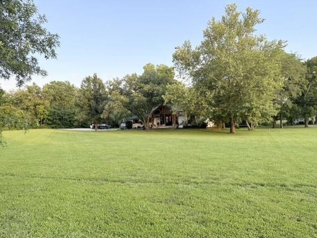 13901 Leavenworth Road, Basehor, KS 66007