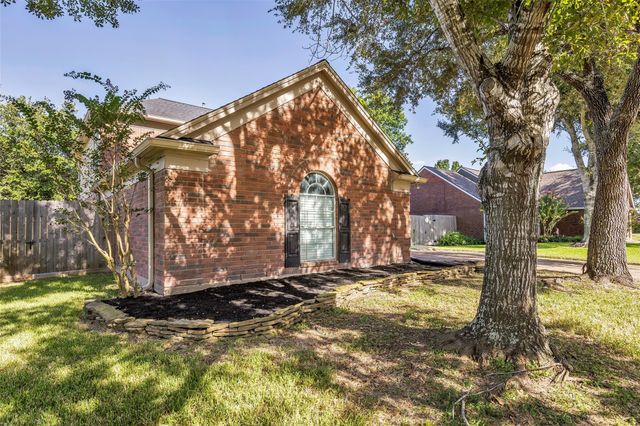 4007 Greenwood Drive, Pearland, TX 77584