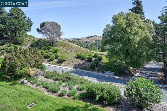 2625 Ptarmigan Dr 7, Walnut Creek, CA 94595