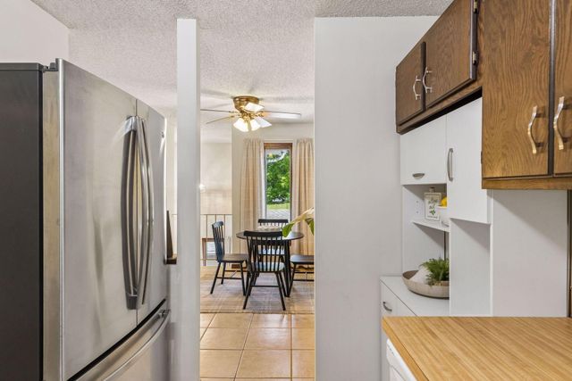 2466 Cobble Hill Alcove A, Woodbury, MN 55125