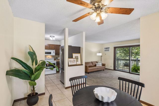 2466 Cobble Hill Alcove A, Woodbury, MN 55125