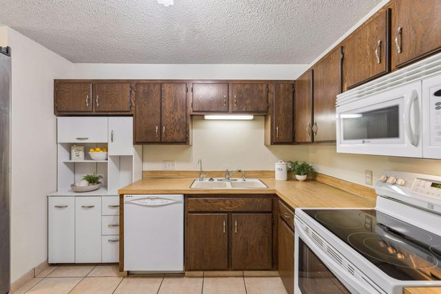 2466 Cobble Hill Alcove A, Woodbury, MN 55125