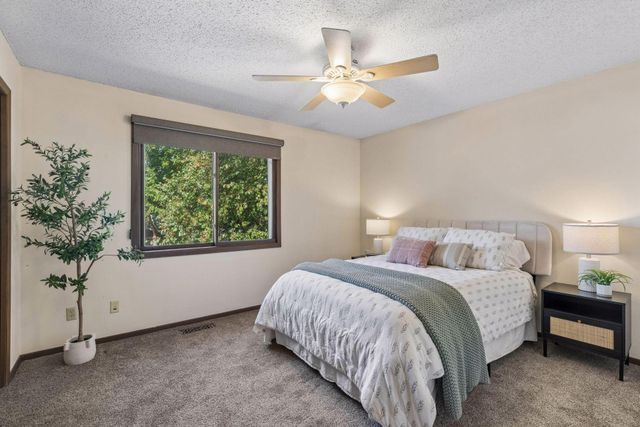 2466 Cobble Hill Alcove A, Woodbury, MN 55125