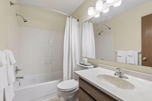 2466 Cobble Hill Alcove A, Woodbury, MN 55125