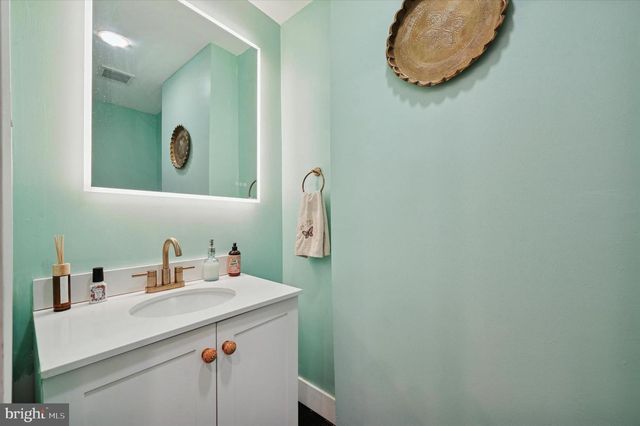 809 S 58TH ST, Philadelphia, PA 19143