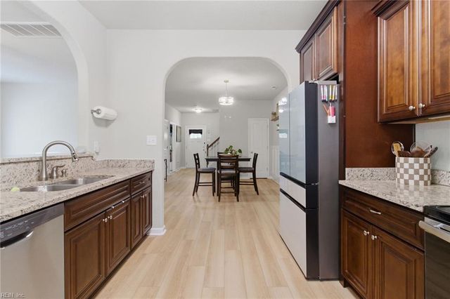 941 Michael DR, Chesapeake, VA 23323