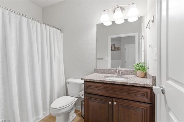 941 Michael DR, Chesapeake, VA 23323